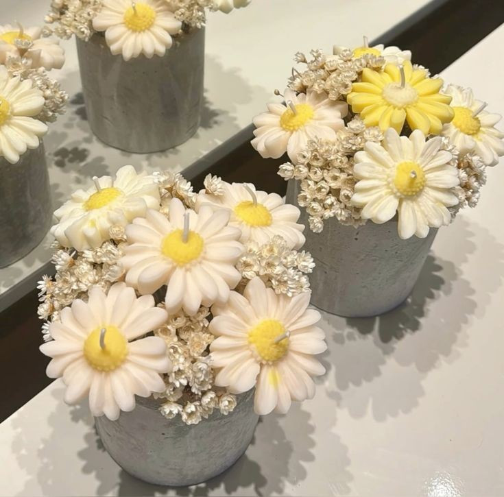 باکس گل اکسسوری شمعی مدل دستسازطرح بابونه وگل خشک